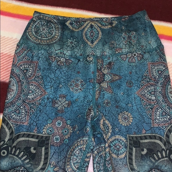 Women’s Athletic Leggings - Picture 1 of 3